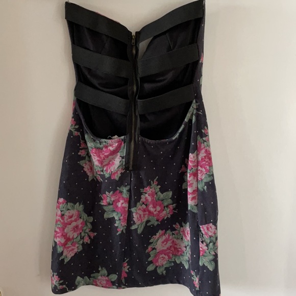 Mini dress - Picture 3 of 4